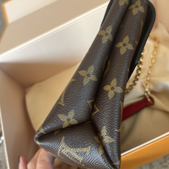 AUTHENTIC LOUIS VITTON. ST. PLACIDE MING NOIR - Picture 7 of 7